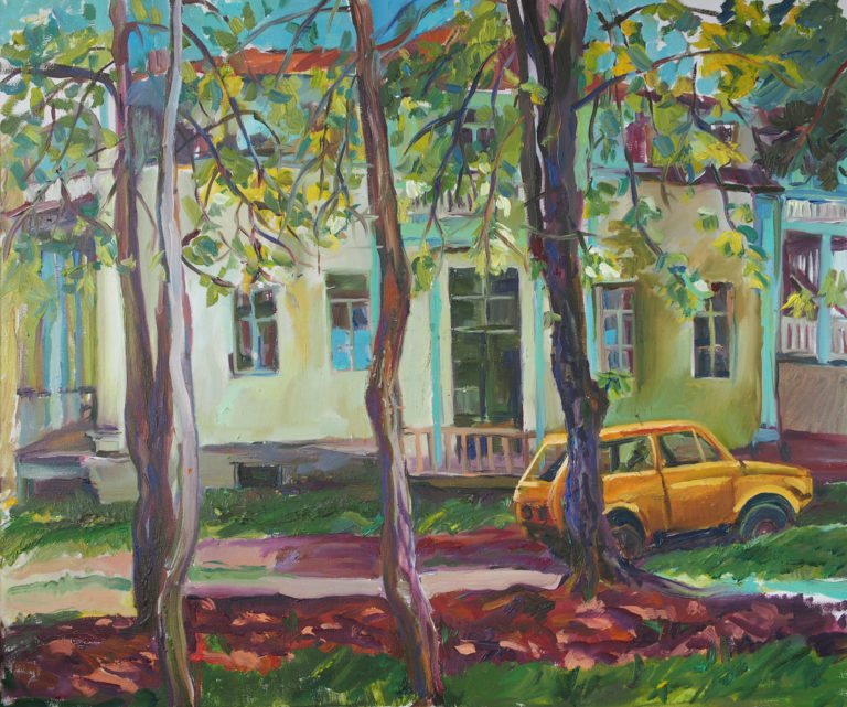 A003P539_The yellow car